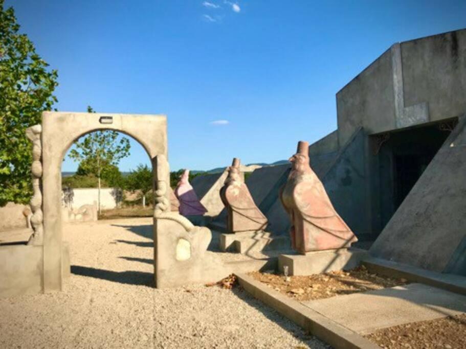 Pyramide De Cormatin, 2 Nuits Minimum Villa Exterior photo